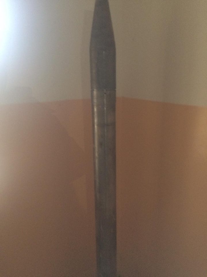 به‌ وێنه‌.. له‌ كارگه‌يه‌كى درووستكردنى چه‌كى داعشدا قوتوى بيره‌ و وێسكى دۆزرايه‌وه‌